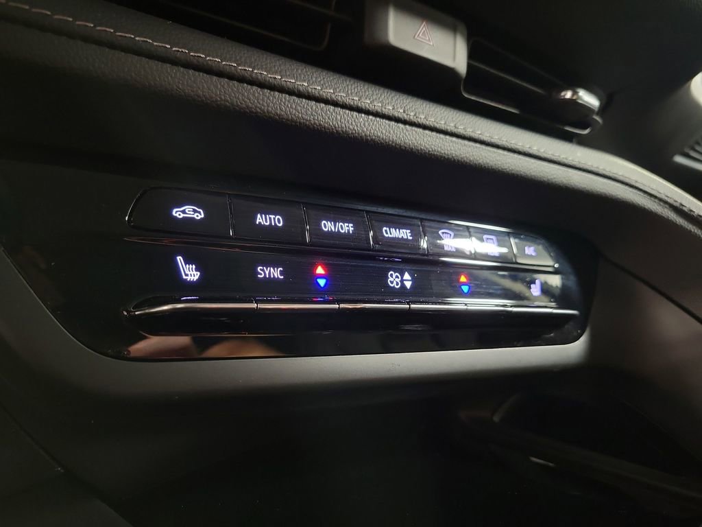 Used 2023 Buick Envision Essence FWD image 16
