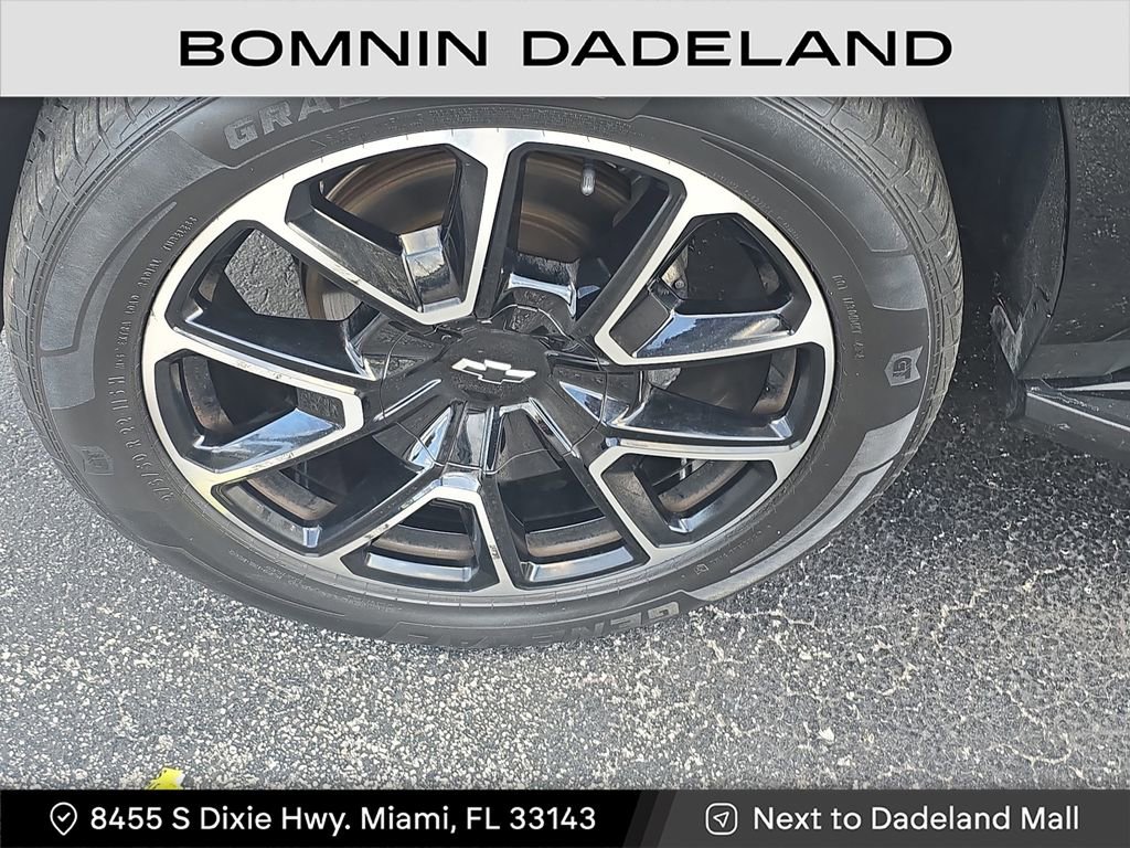 Used 2023 Chevrolet Suburban RST image 5