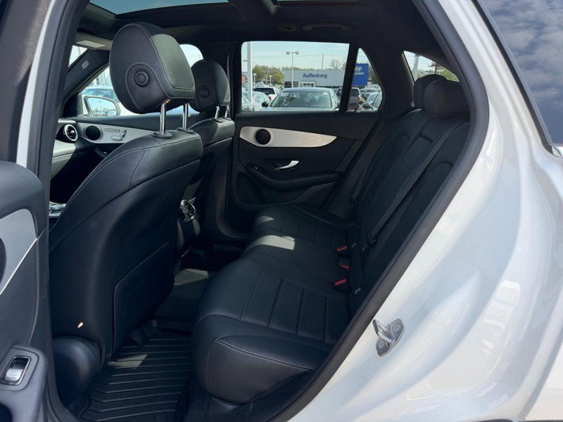 Used 2019 Mercedes-Benz GLC 300 4MATIC image 9