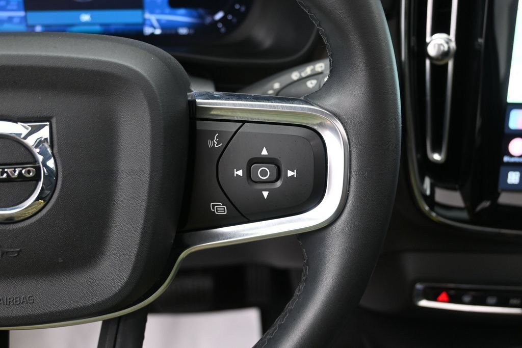 Used 2023 Volvo XC40 B4 Plus w/ Protection Package FWD image 12