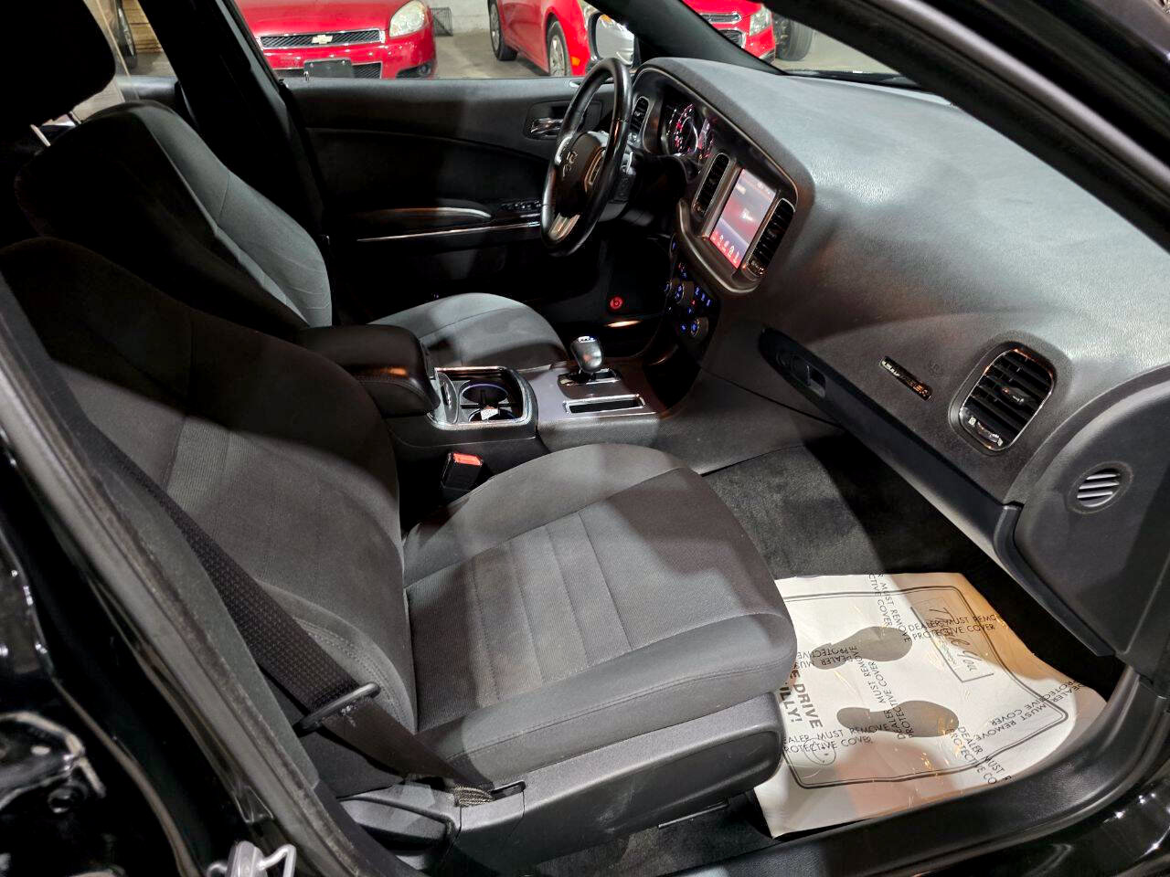 Used 2014 Dodge Charger SXT AWD/4WD image 31