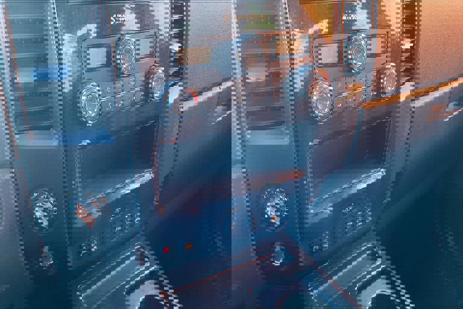 Used 2015 Nissan Titan SL w/ SL Moonroof Package image 33