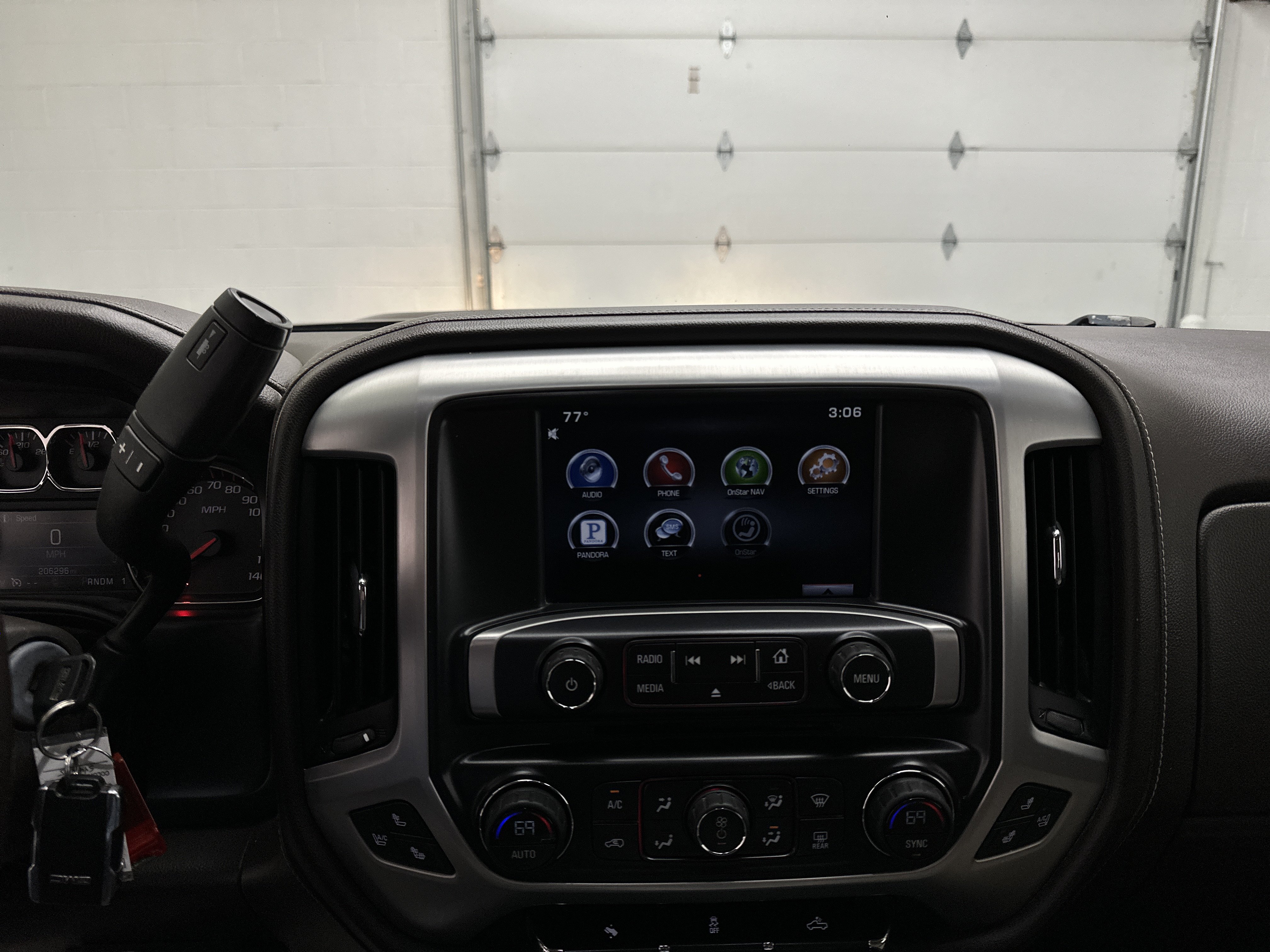 Used 2015 GMC Sierra 2500 SLT AWD/4WD image 30