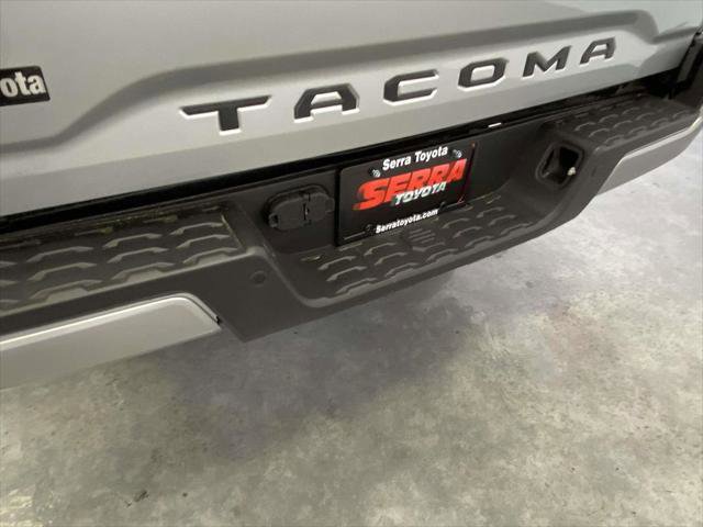 Certified 2022 Toyota Tacoma TRD Off-Road w/ TRD Premium Off Road Package image 12