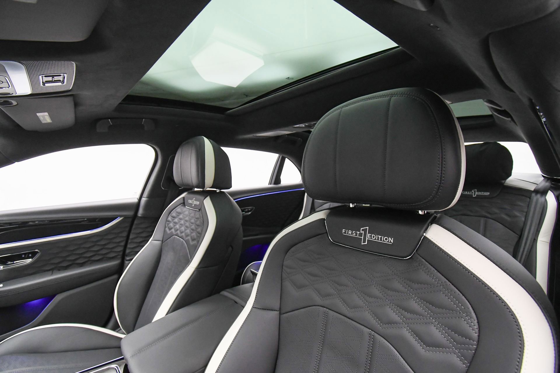 Used 2025 Bentley Flying Spur Plug-In Hybrid image 50