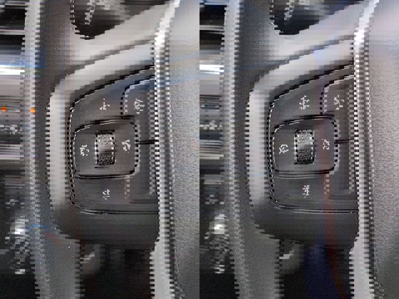 Used 2024 GMC Yukon SLT image 11