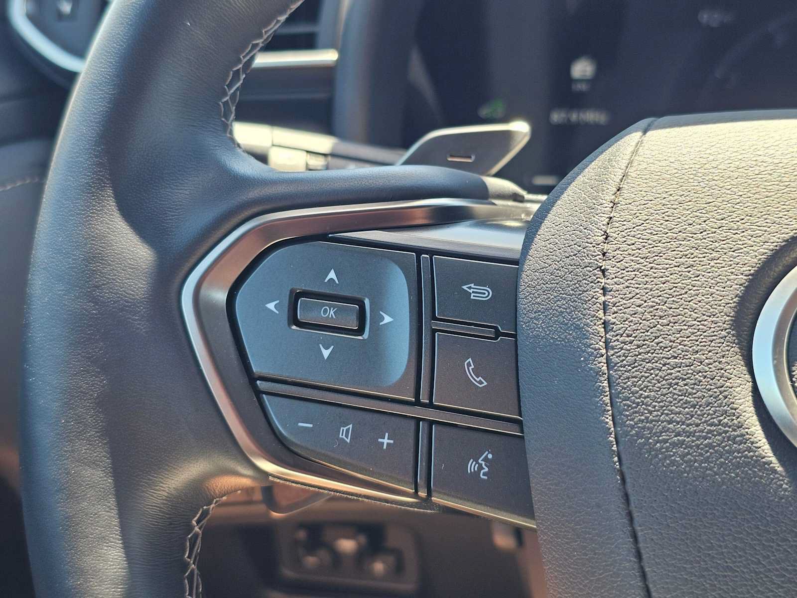 Certified 2025 Lexus LX 700h Overtrail AWD/4WD image 29