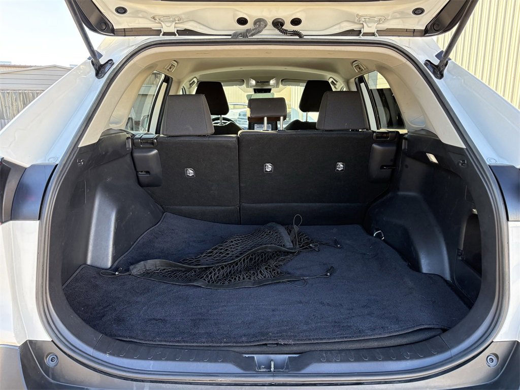 Used 2022 Toyota RAV4 LE image 27