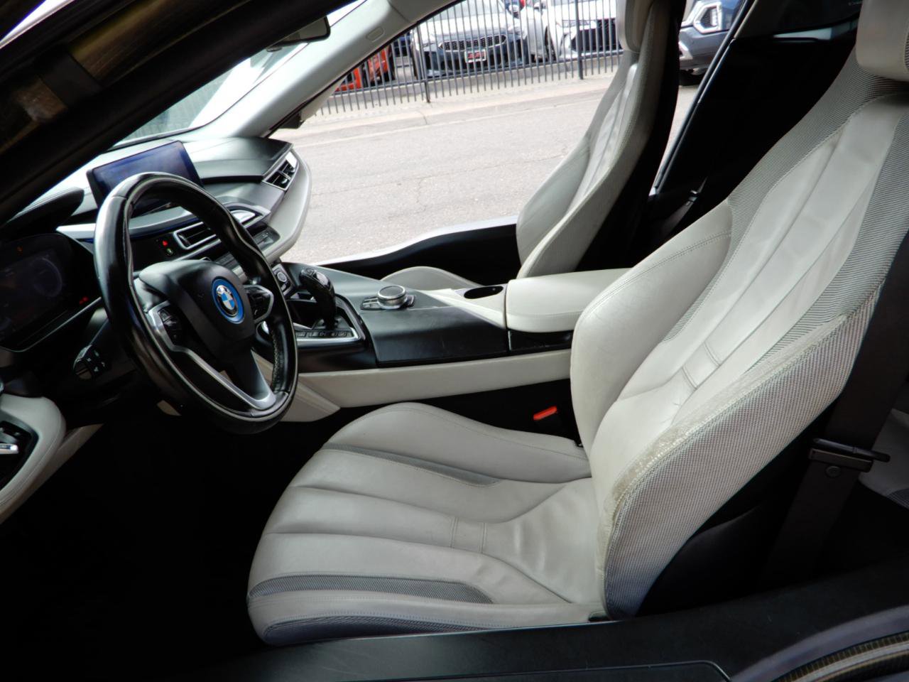 Used 2017 BMW i8 Coupe image 10