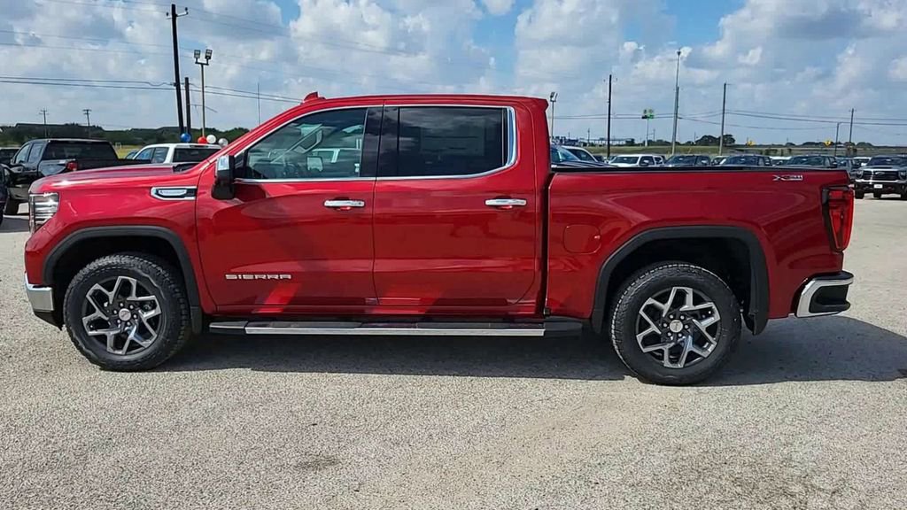 New 2026 GMC Sierra 1500 SLT image 5