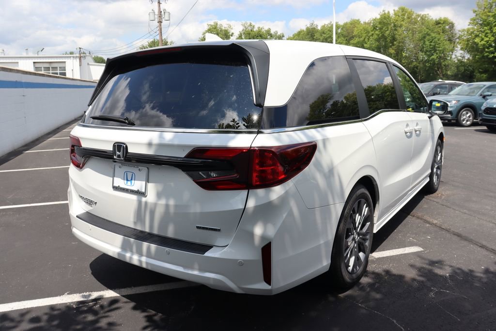 New 2026 Honda Odyssey Touring image 5