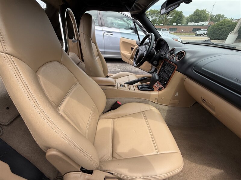 Used 2000 MAZDA MX-5 Miata RWD image 12