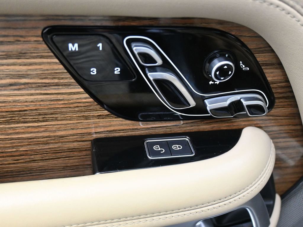 Used 2019 Land Rover Range Rover HSE image 4
