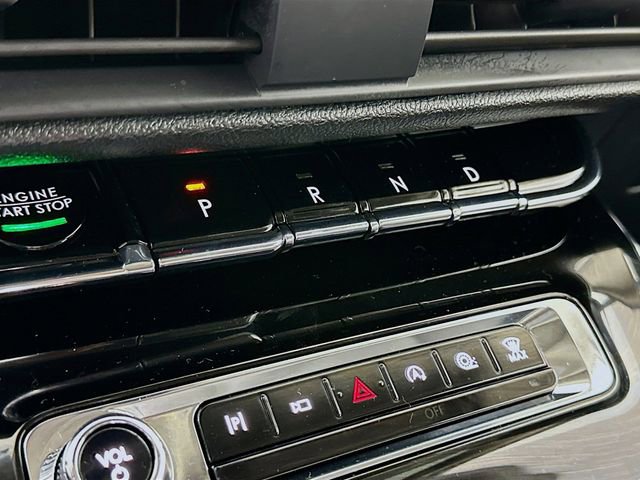 Used 2025 Lincoln Corsair AWD image 20