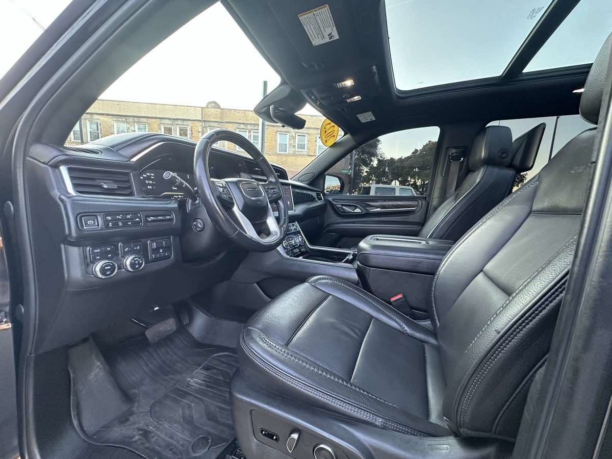 Used 2023 GMC Yukon XL Denali w/ Denali Reserve Package AWD/4WD image 10