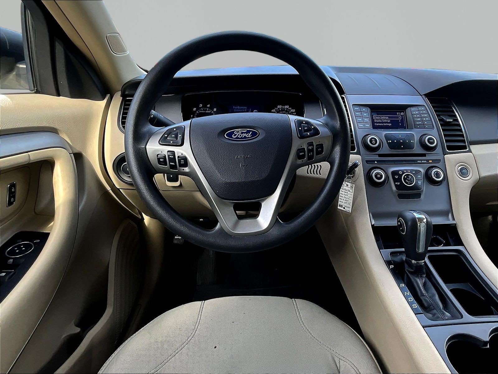 Used 2016 Ford Taurus SE FWD image 8