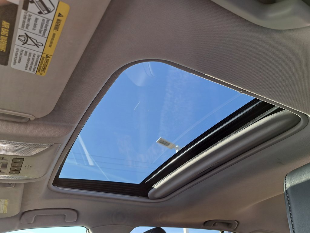 Used 2022 Toyota RAV4 XLE Premium image 29