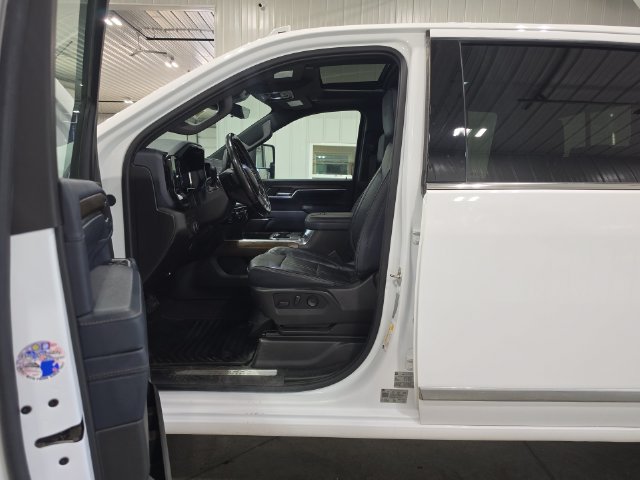 Used 2024 Chevrolet Silverado 3500 High Country w/ Technology Package AWD/4WD image 22