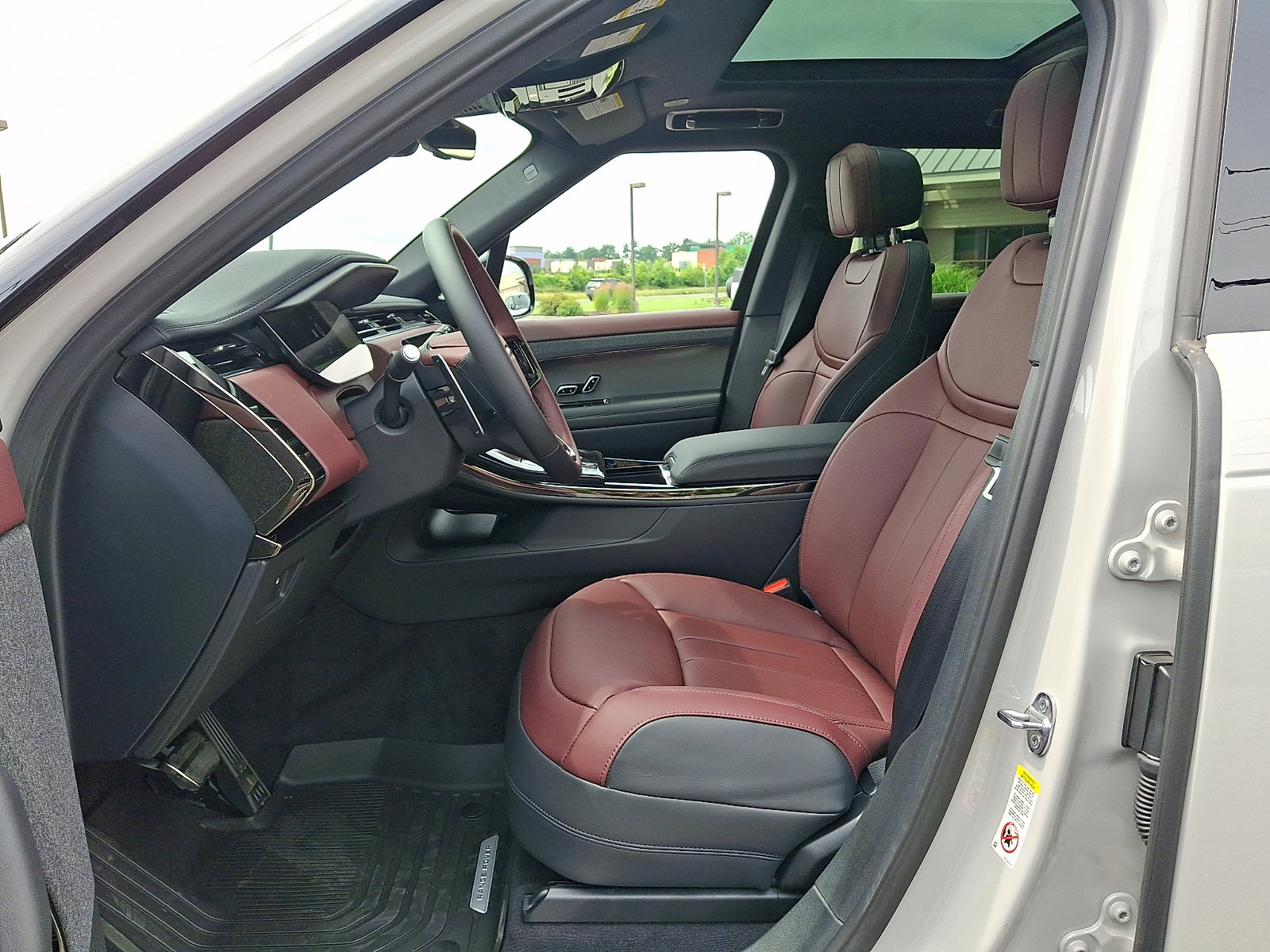 New 2026 Land Rover Range Rover Sport Dynamic SE AWD/4WD image 10