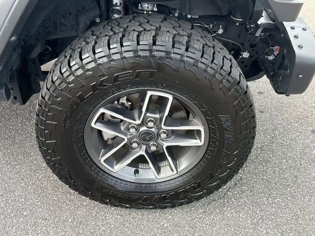 Used 2024 Jeep Gladiator Mojave w/ Technology Group image 26