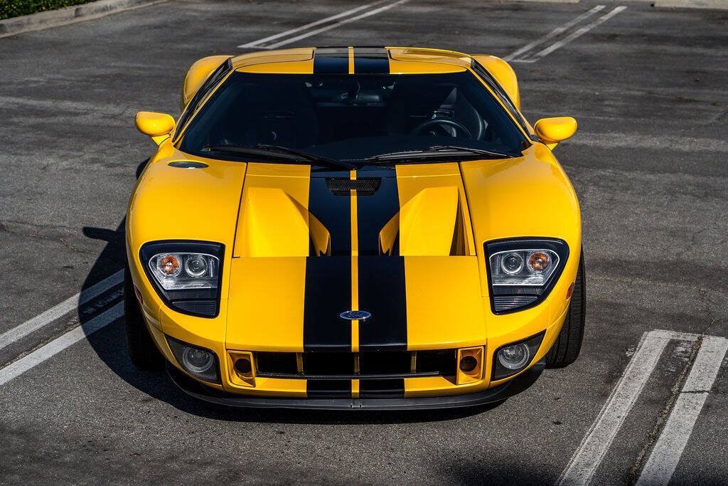 Used 2006 Ford GT RWD image 9