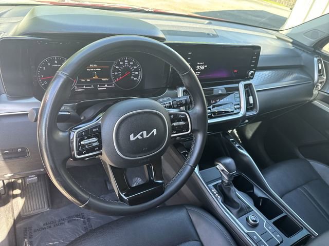 Used 2022 Kia Sorento S w/ Panoramic Sunroof Package FWD image 16