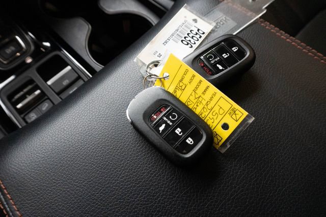 Used 2025 Honda Pilot TrailSport image 34