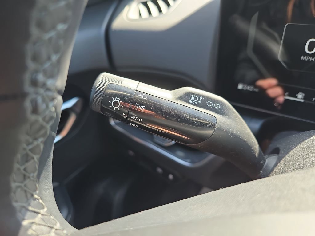 Used 2025 Kia K4 EX image 30