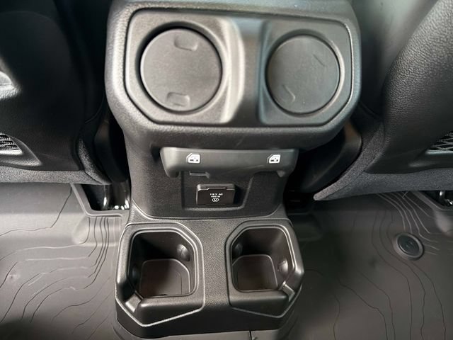 New 2026 Jeep Gladiator Rubicon w/ Steel Power Dome Hood Package AWD/4WD image 17