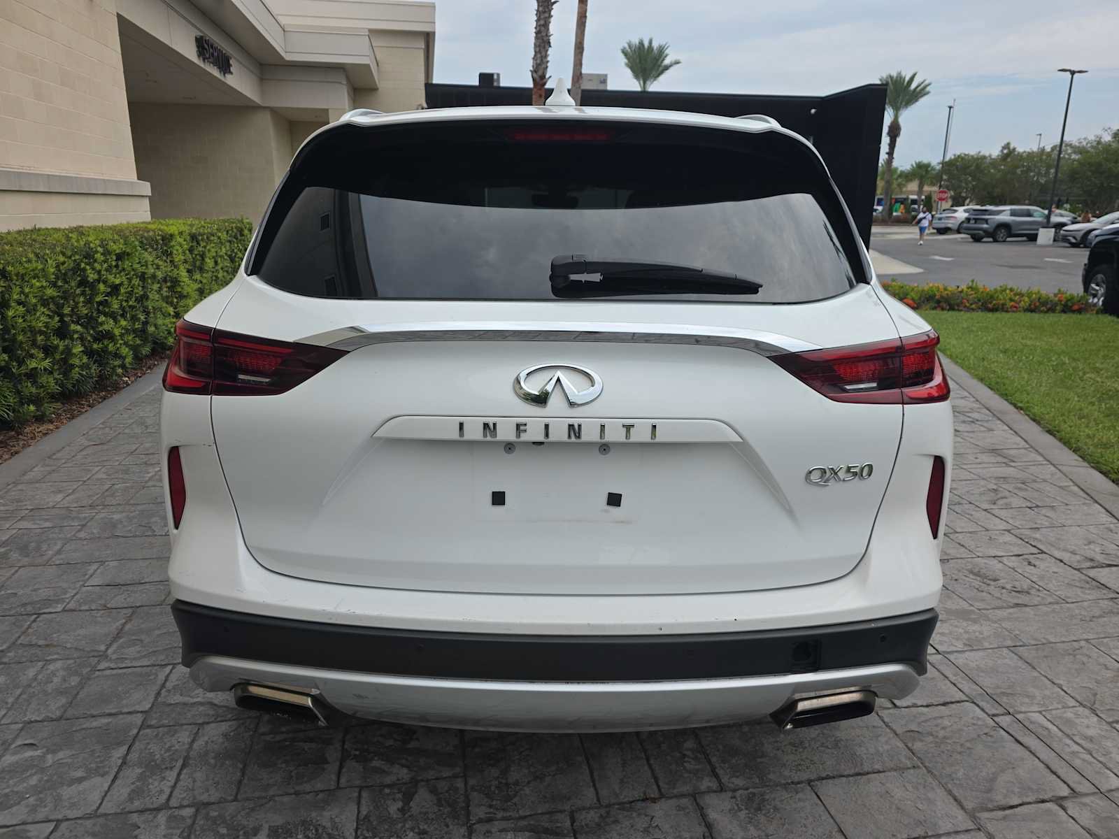 Used 2023 INFINITI QX50 Luxe FWD image 5