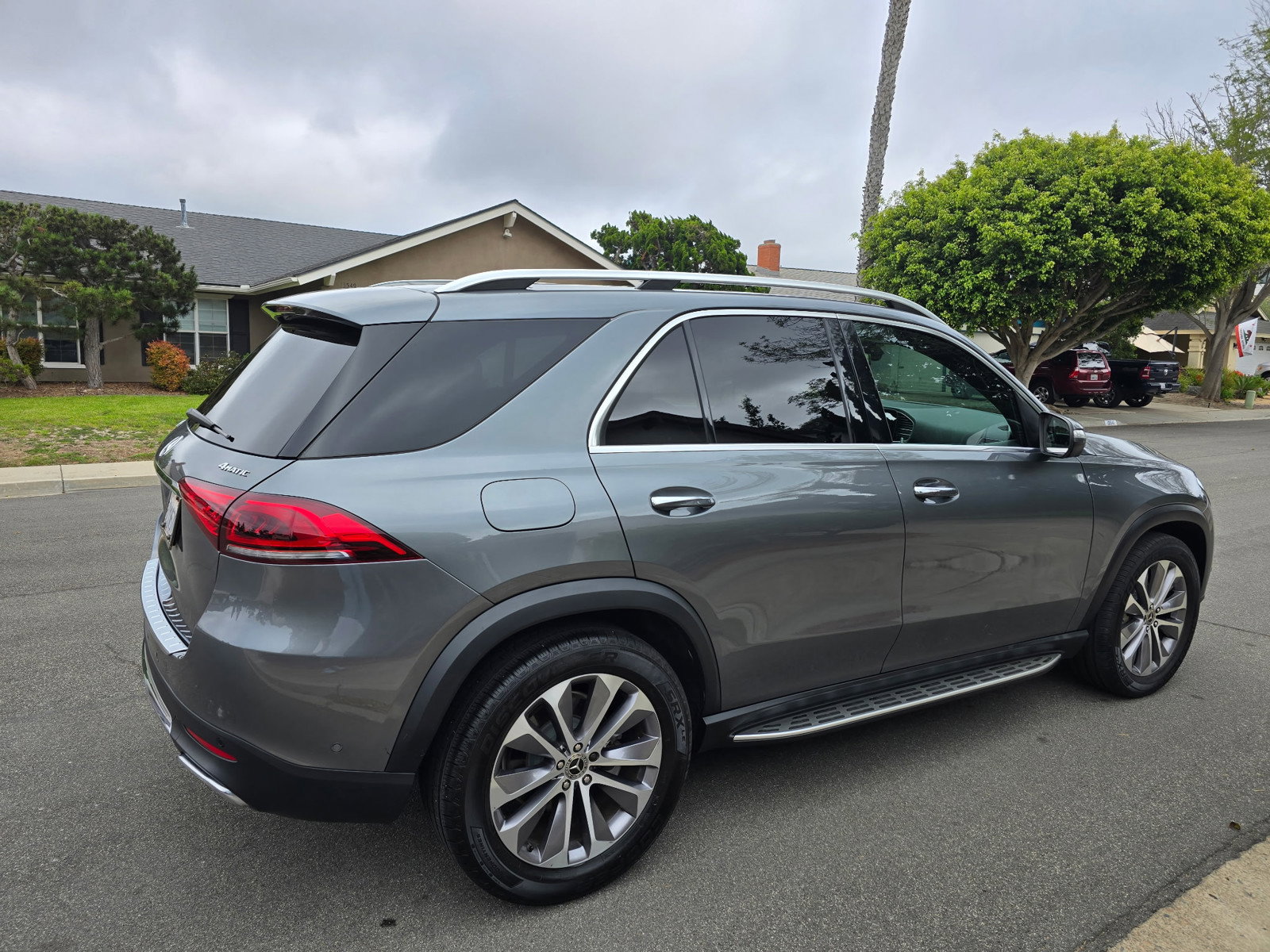 Used 2022 Mercedes-Benz GLE 350 4MATIC w/ Premium Package image 7