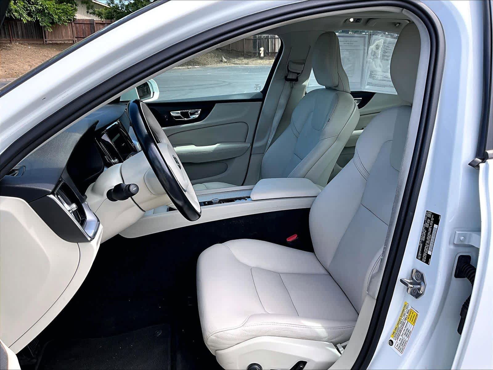 Used 2019 Volvo S60 T5 Momentum w/ Premium Package FWD image 28