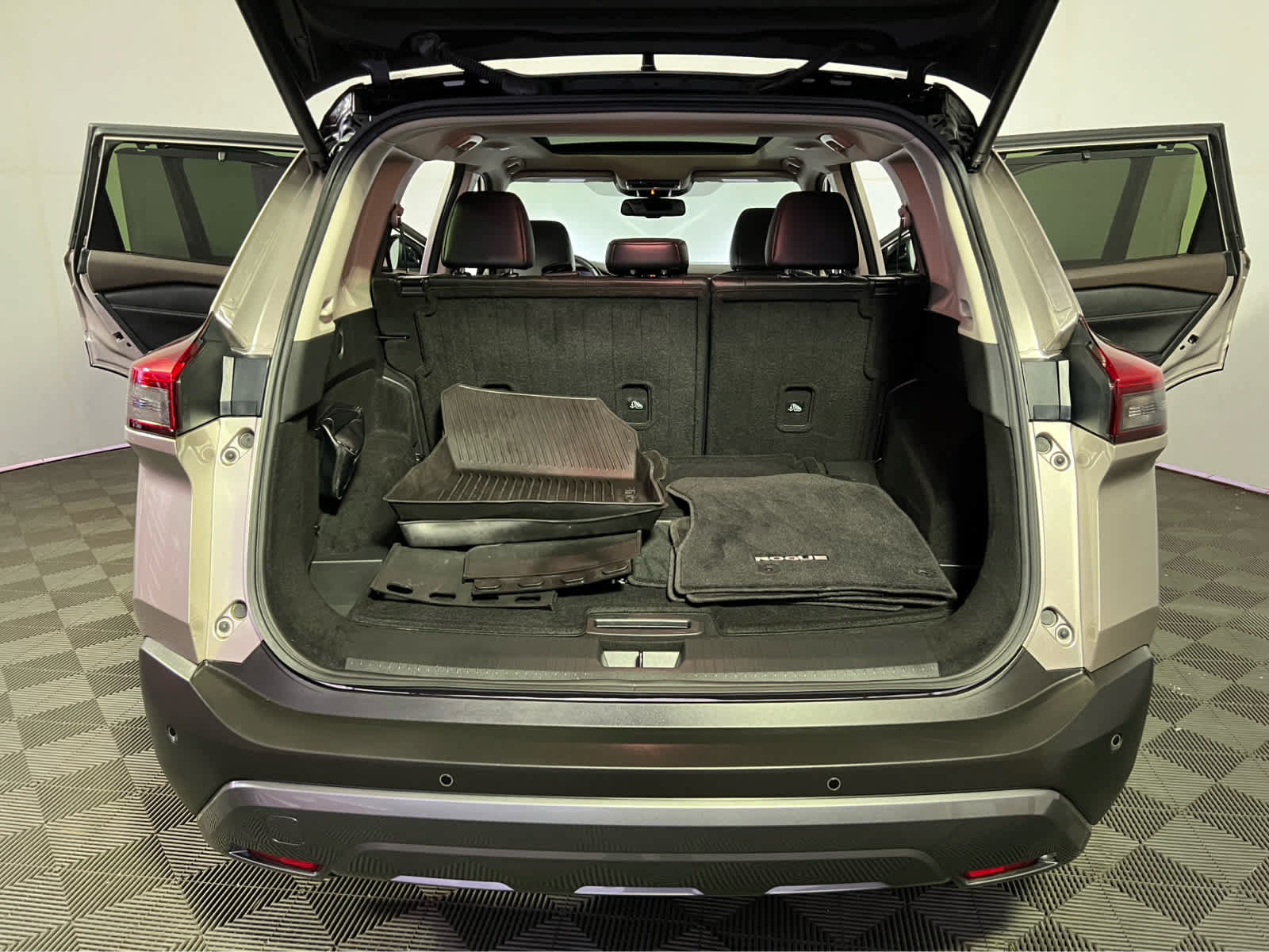 Certified 2023 Nissan Rogue SL w/ SL Premium Package AWD/4WD image 27