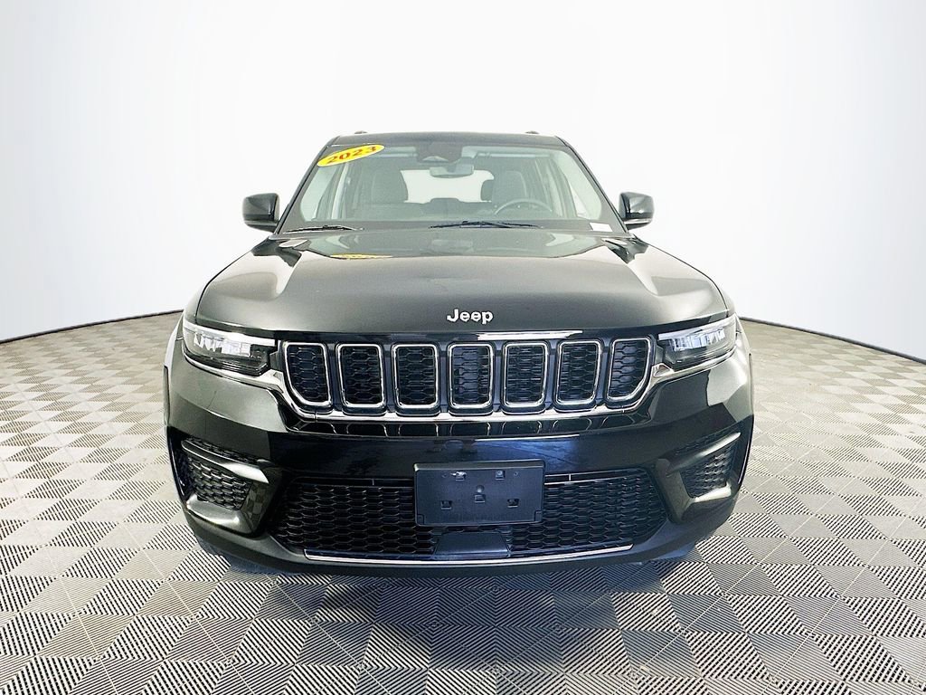 Certified 2023 Jeep Grand Cherokee Laredo AWD/4WD image 4