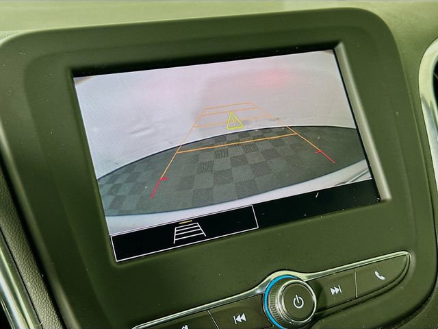 Used 2022 Chevrolet Equinox LT w/ Driver Convenience Package image 16