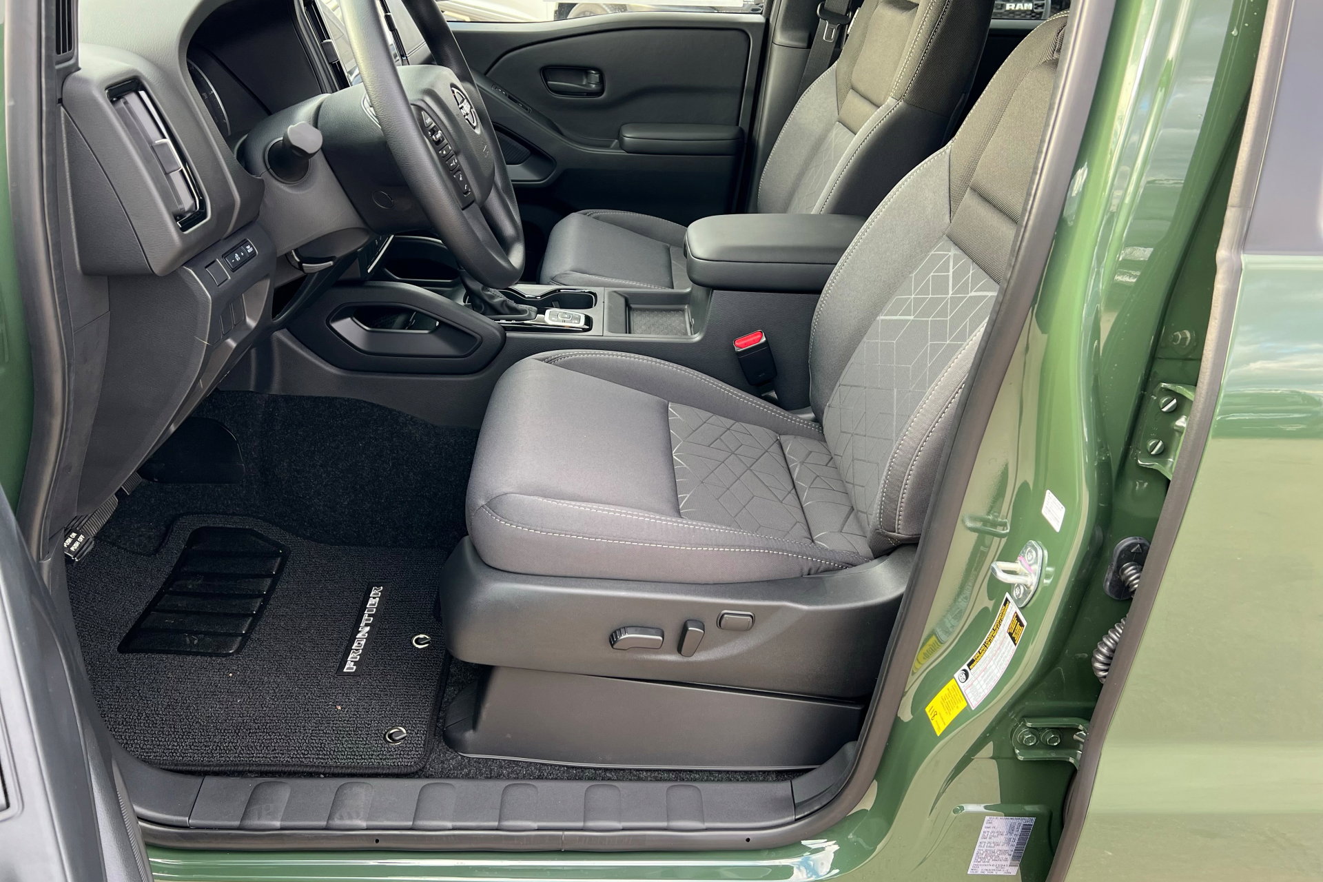 New 2026 Nissan Frontier SV w/ Tow Package image 17