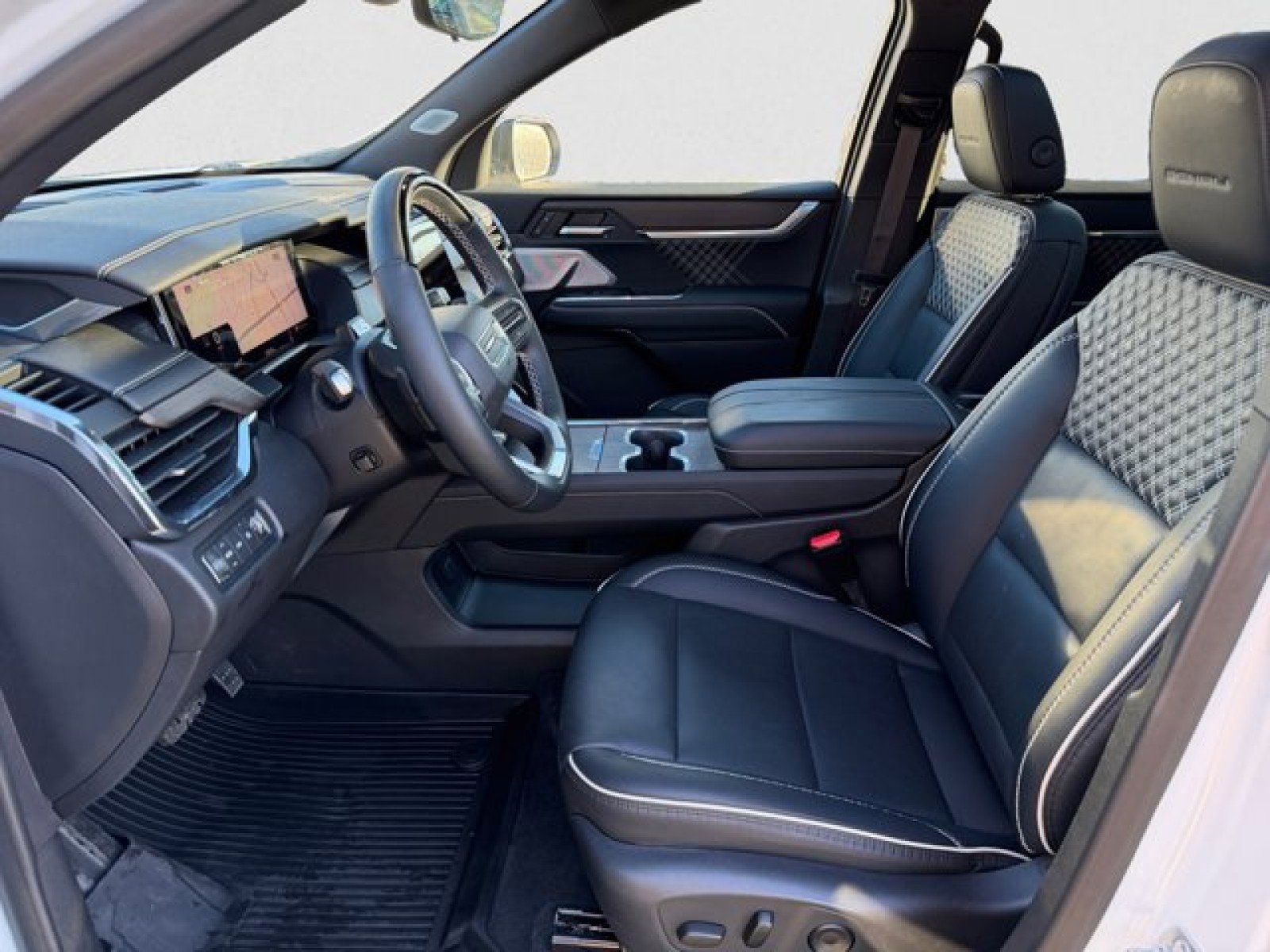 Used 2024 GMC Acadia Denali w/ Super Cruise Package image 10