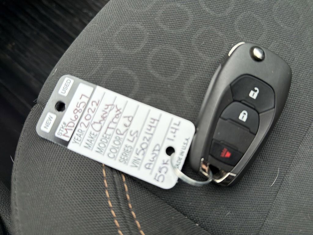 Used 2022 Chevrolet Trax LS w/ Tint and Cruise Package AWD/4WD image 27