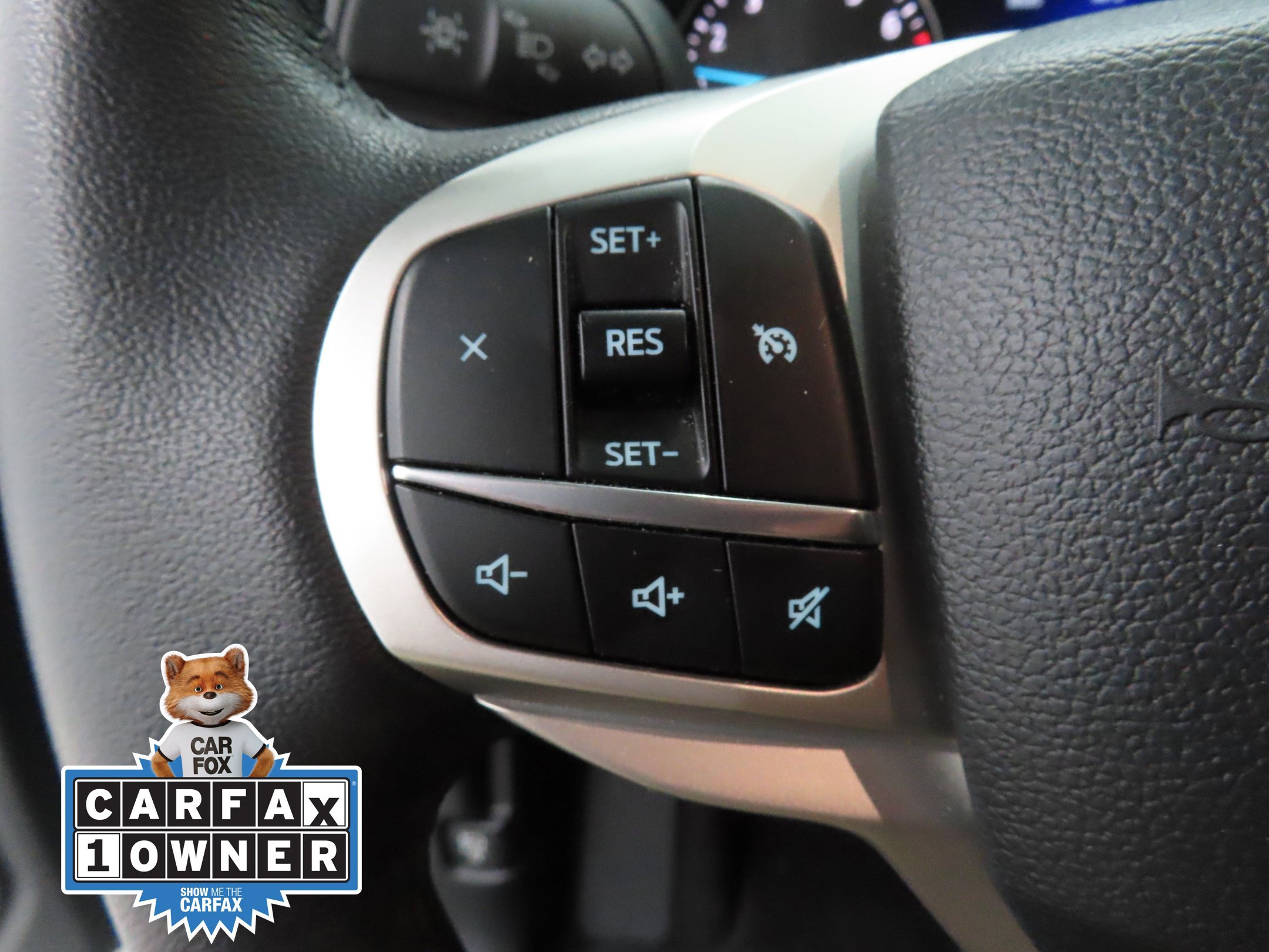 Used 2024 Ford Explorer XLT RWD image 13