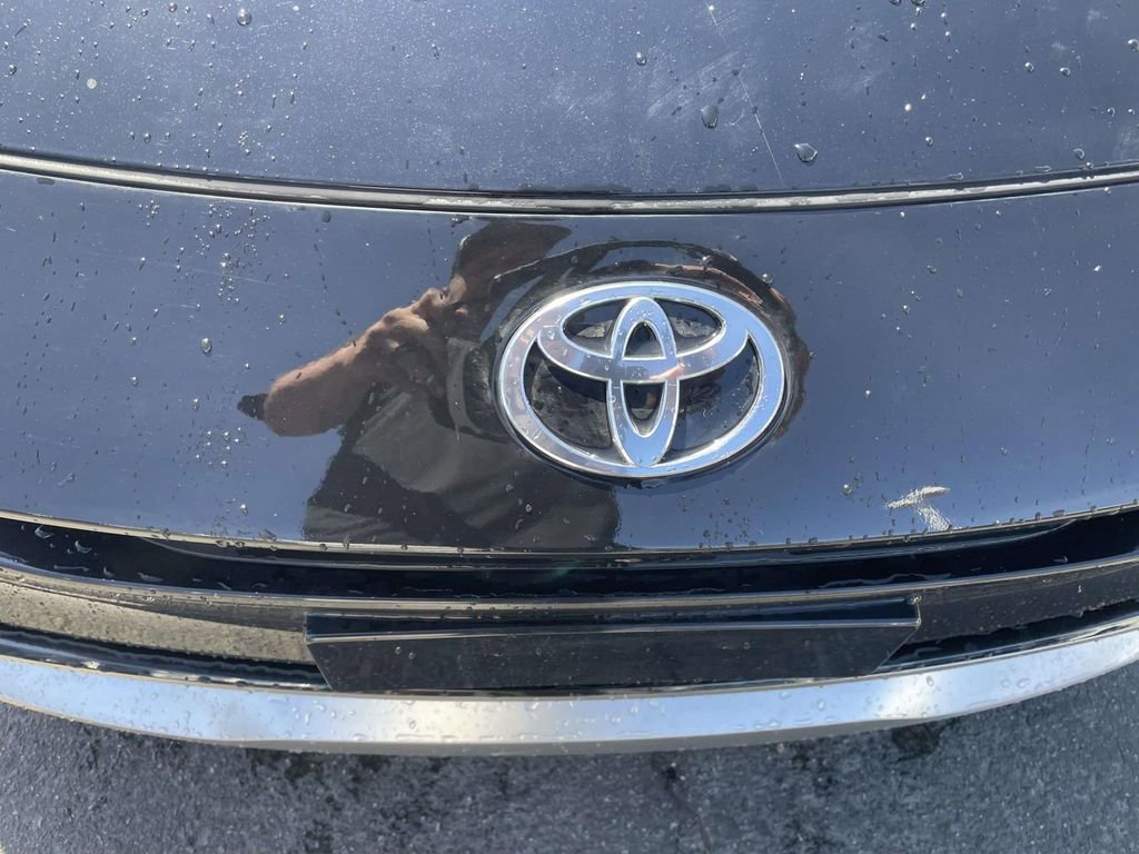 Used 2025 Toyota Prius Plug-In Hybrid image 25