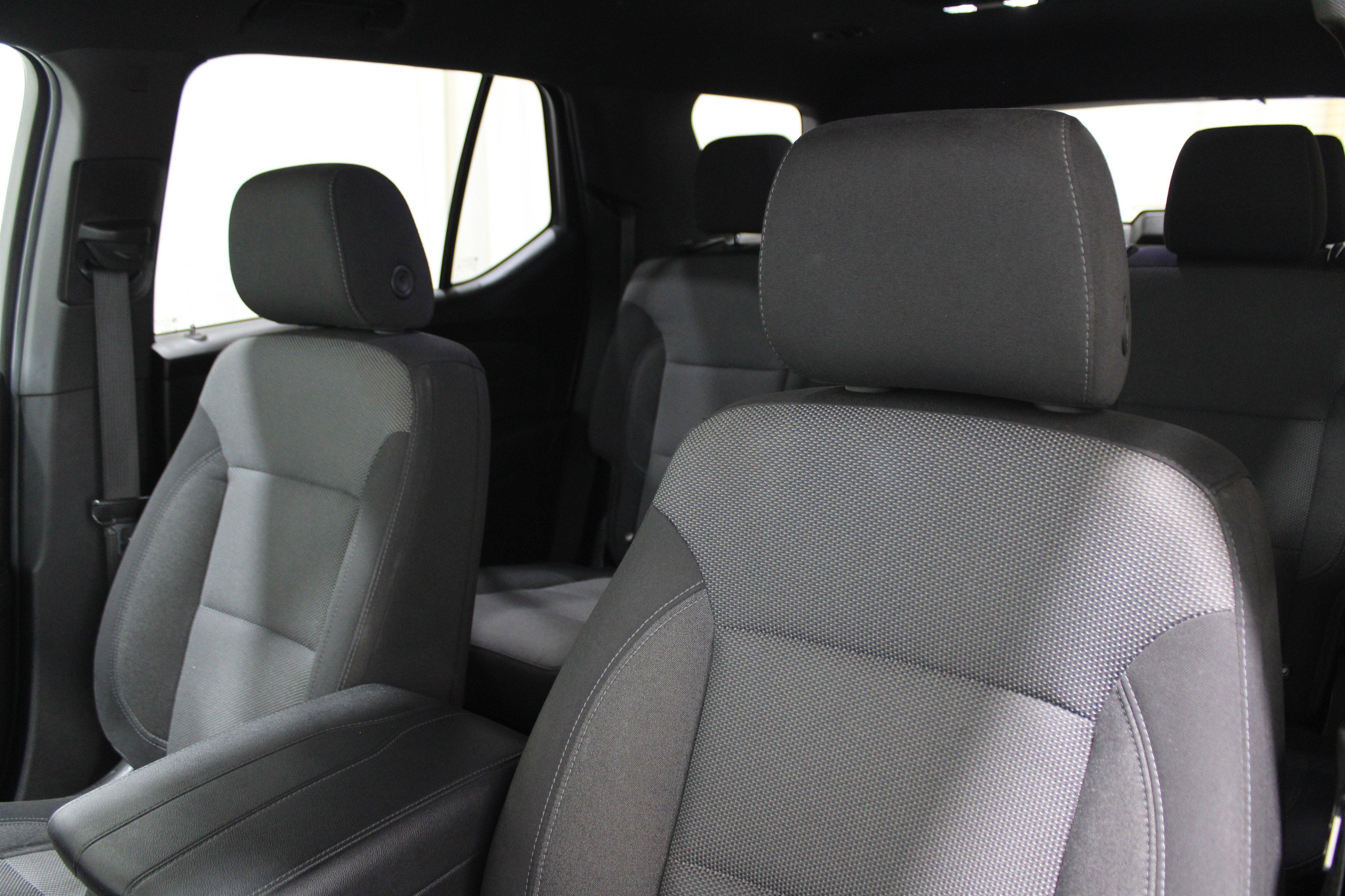 Used 2023 Chevrolet Traverse LT image 5