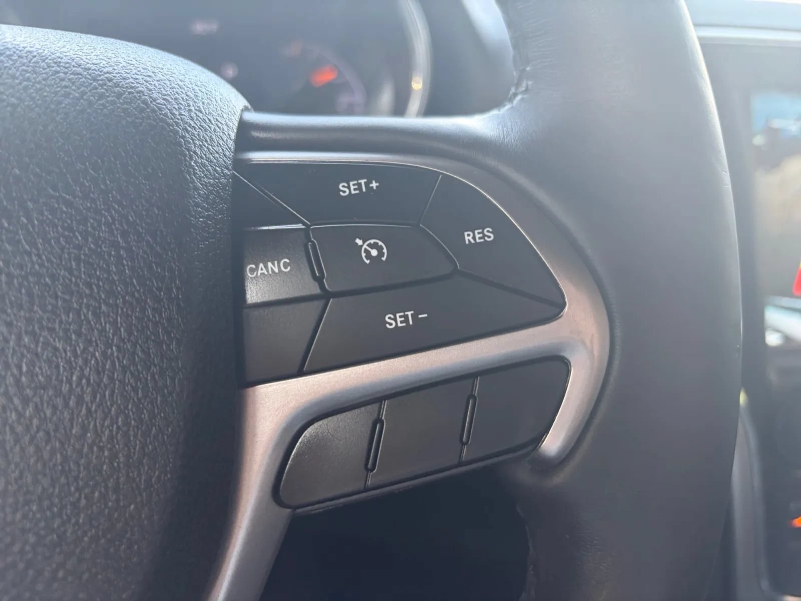 Used 2018 Jeep Grand Cherokee Limited AWD/4WD image 31