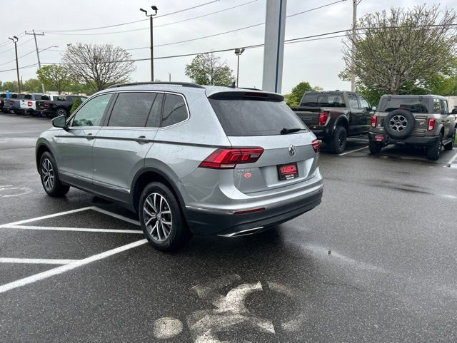 Used 2020 Volkswagen Tiguan SE w/ 3rd Row Seat Package AWD/4WD image 5