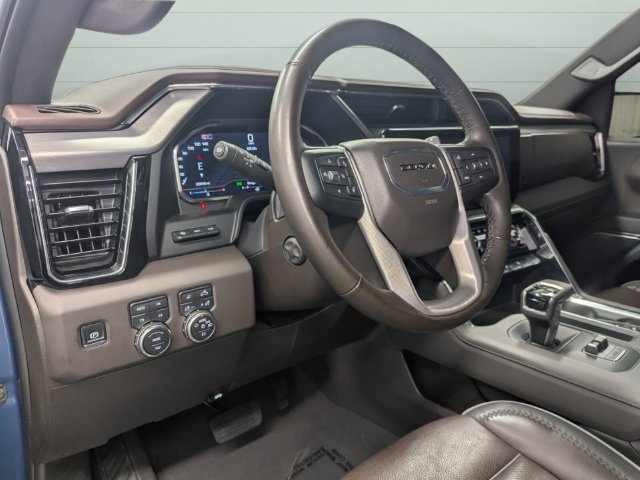Used 2025 GMC Sierra 1500 Denali w/ Technology Package AWD/4WD image 11