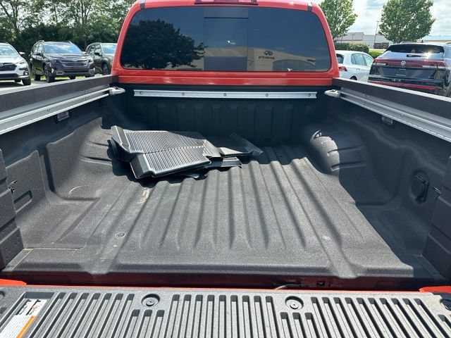 Used 2025 Nissan Frontier PRO-4X w/ Pro Convenience Package AWD/4WD image 34