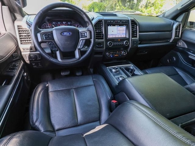 Used 2019 Ford Expedition XLT w/ Equipment Group 202A AWD/4WD image 16