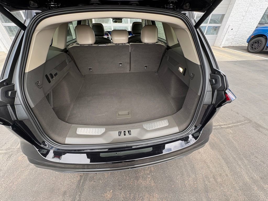 Certified 2025 Lincoln Nautilus Premier w/ Equipment Group 102A image 30