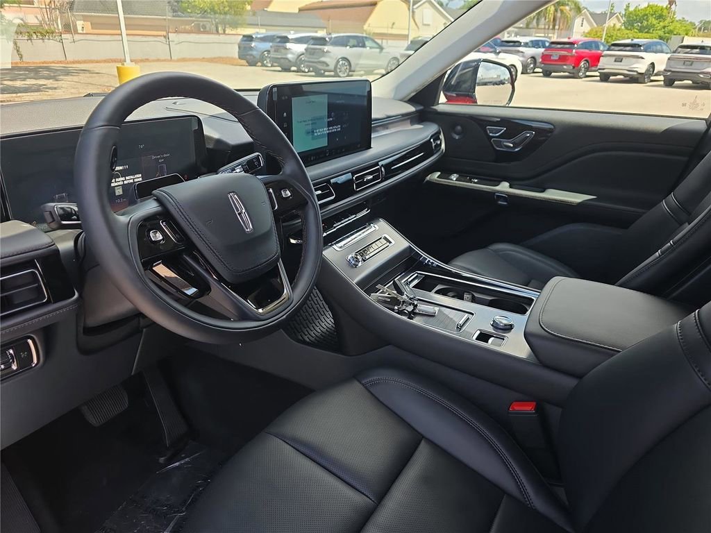 New 2026 Lincoln Aviator AWD image 16