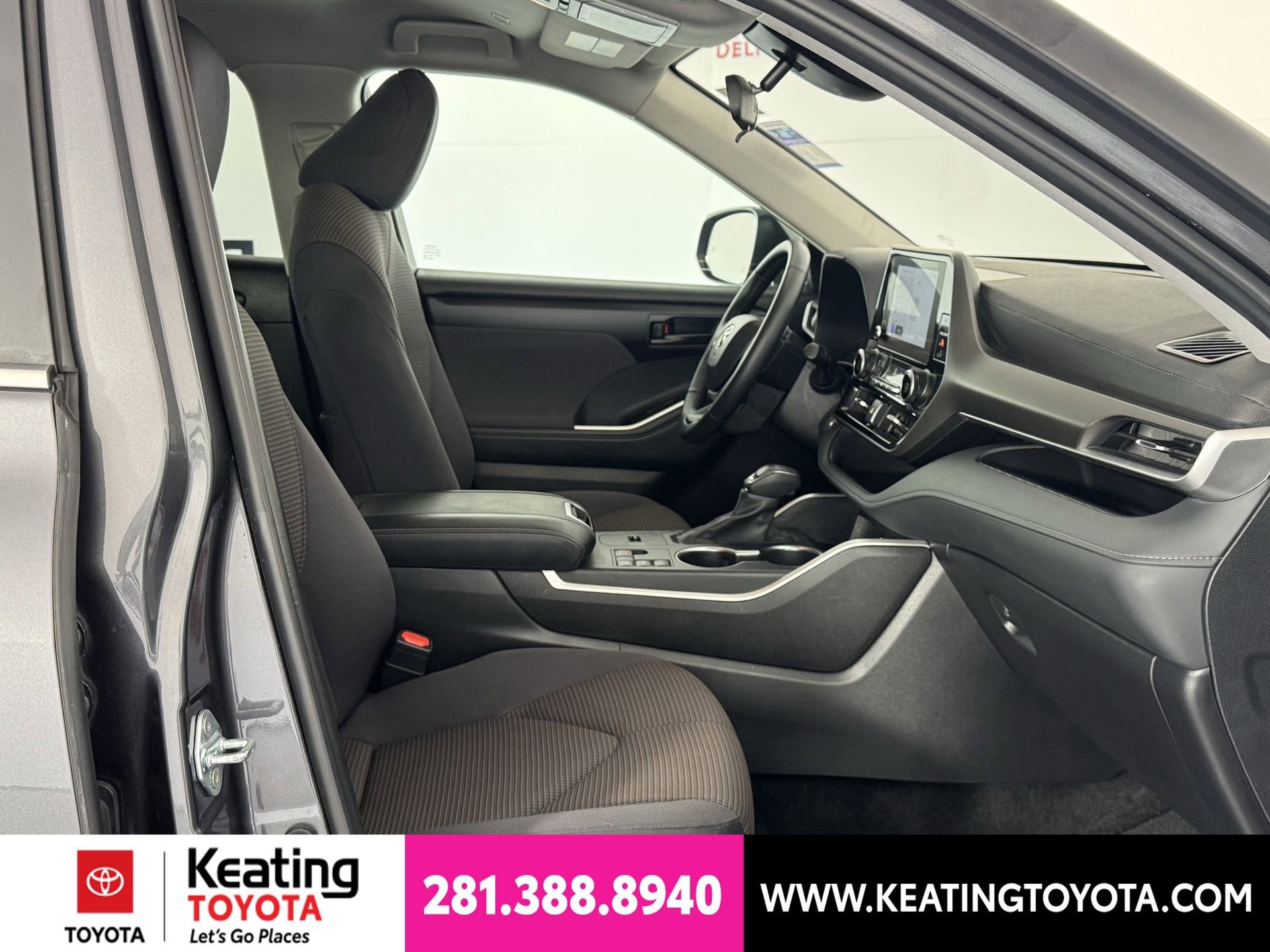 Used 2025 Toyota Highlander LE FWD image 20