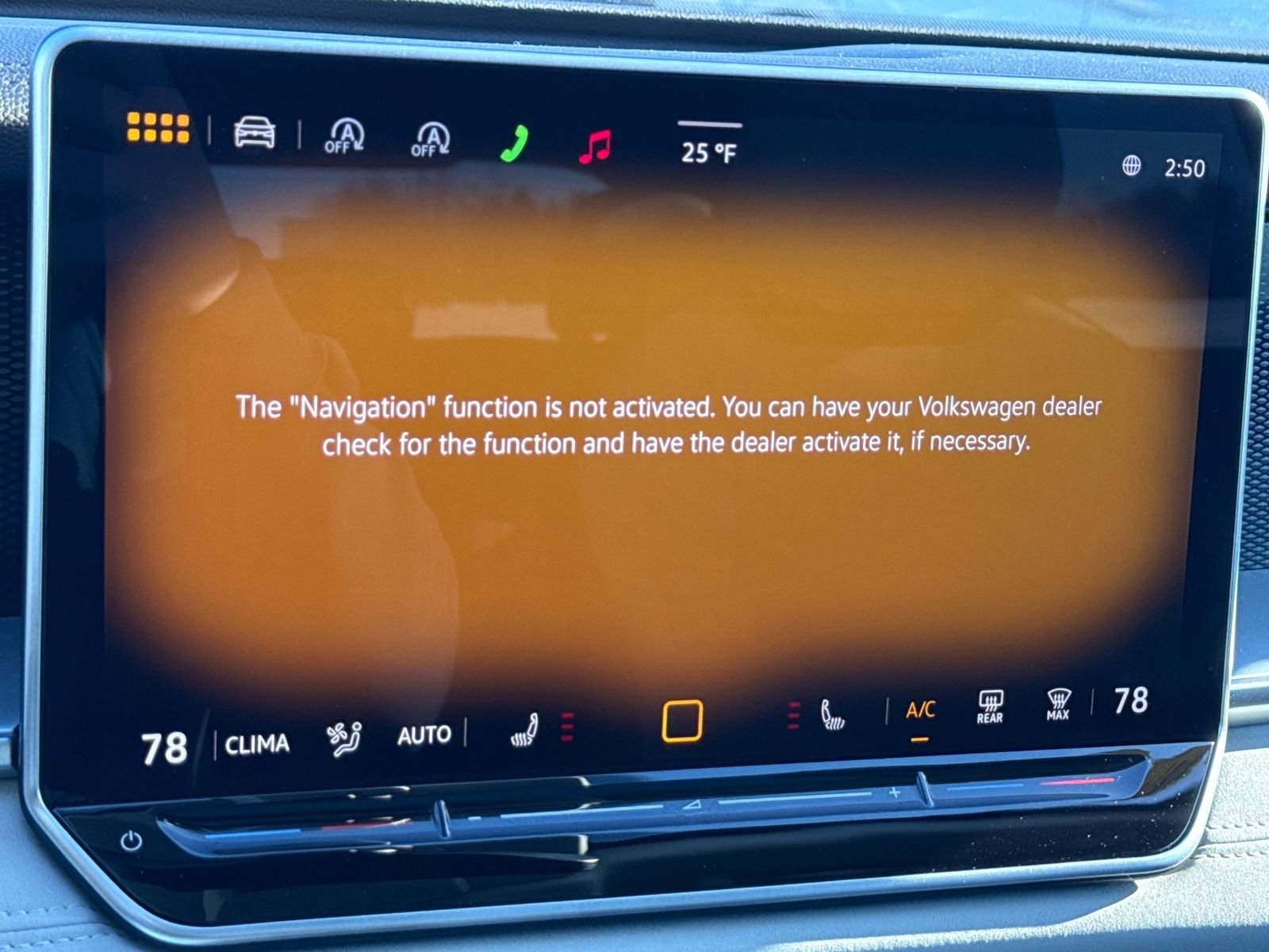 Used 2025 Volkswagen Tiguan SE AWD/4WD image 31